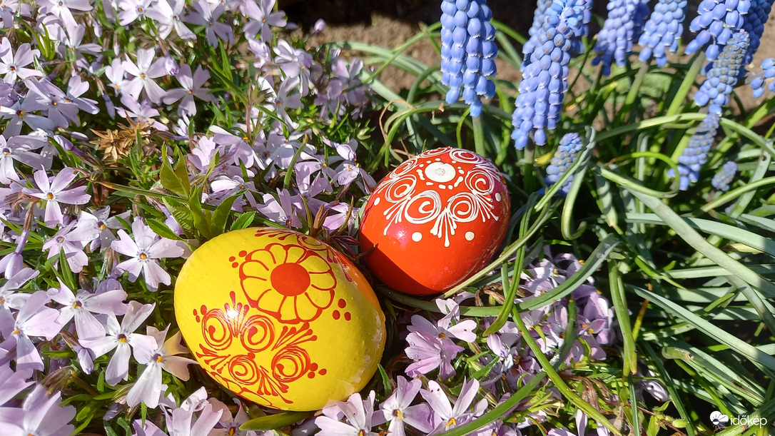 Kellemes húsvéti ünnepeket Mindenkinek! :)