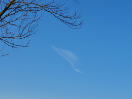 Angyalszárnyú felhőfoszlány