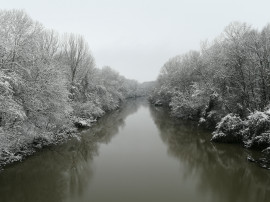 A Kettős-Körös partját hó fedi 2022.01.09.