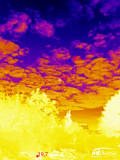 9g súlyú infravörös kamerával készült éjszakai felhőképek