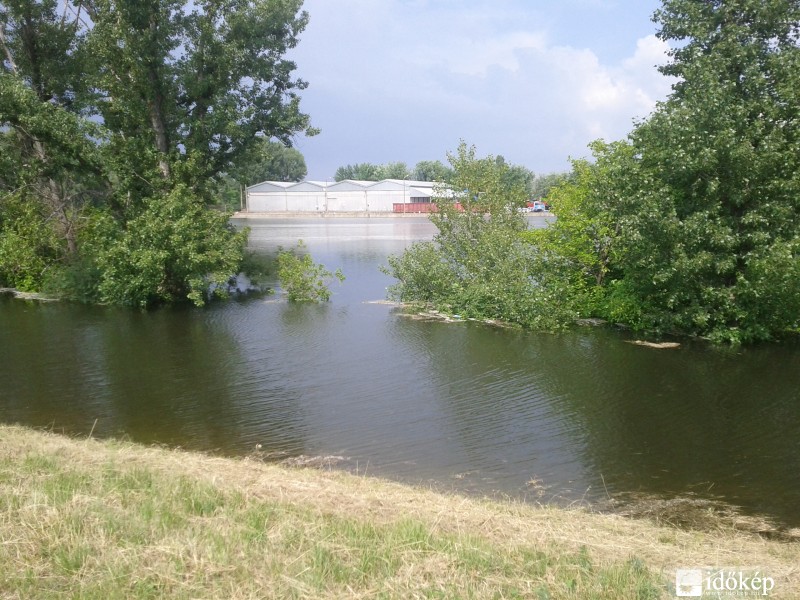 Győr, Ipar-csatorna (ÁTI raktárral szemben))