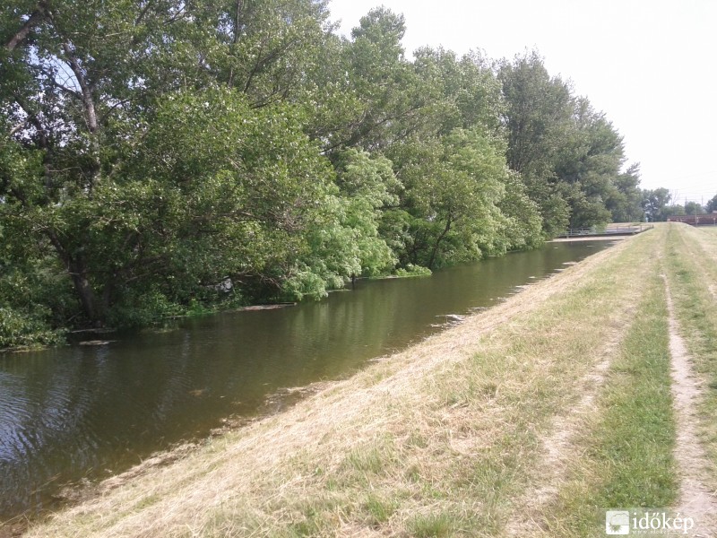 Győr, Ipar-csatorna (ÁTI raktárral szemben)