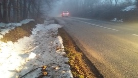 Zúzmara hullott. ..