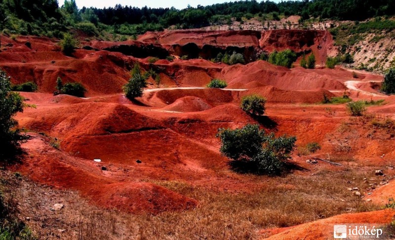 nem a Mars, hanem a gánti bauxitbánya.... :)