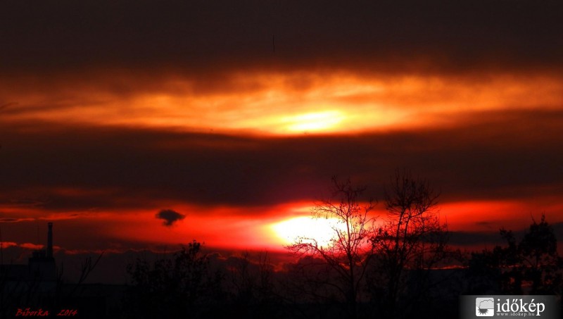 mai parázsló naplemente