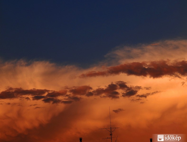esti felhőcsoda csepelen  