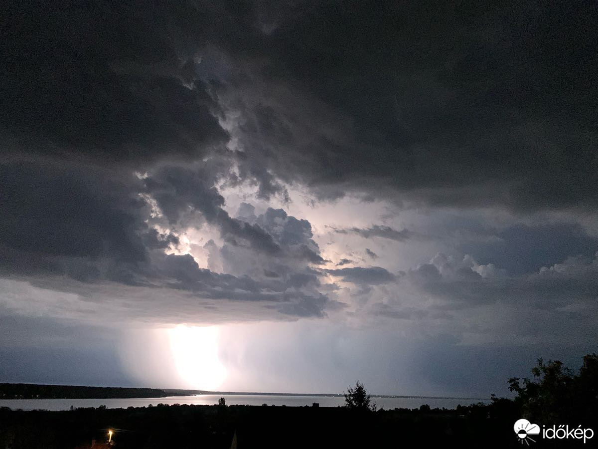 Észlelési fényképek