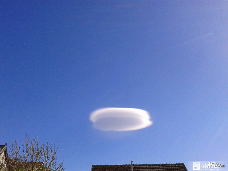 Altocumulus lenticularis