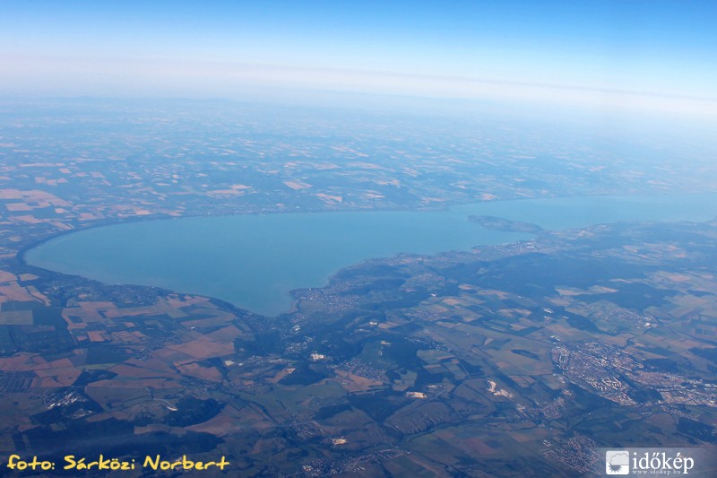 A Balaton repülőgép távlatból