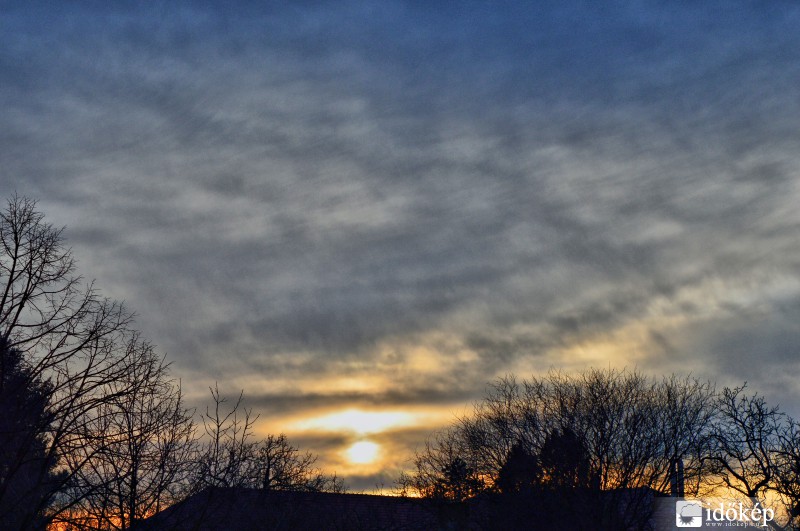 Februári naplemente