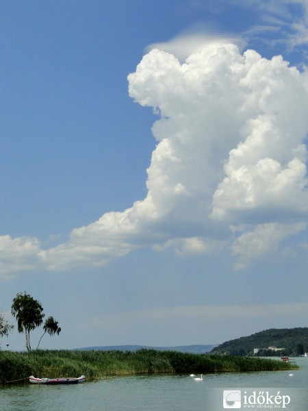 balatoni, felhősapkás