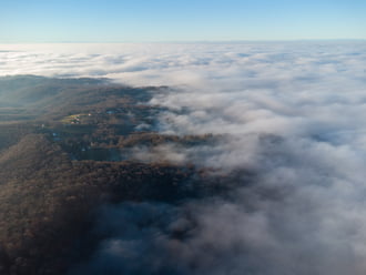 Háttérben az Alpok