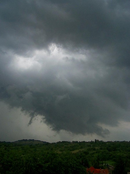 2006-06-22 A miskolci „tornádós szupercella”. Falfelhő 2.