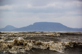 Tajtékzó Balaton