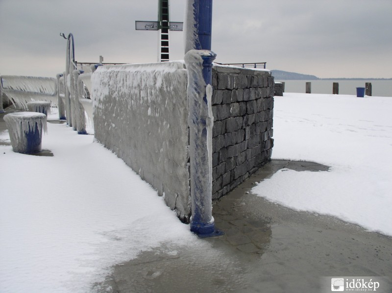 2010.03.11. Jeges bástya a mólón