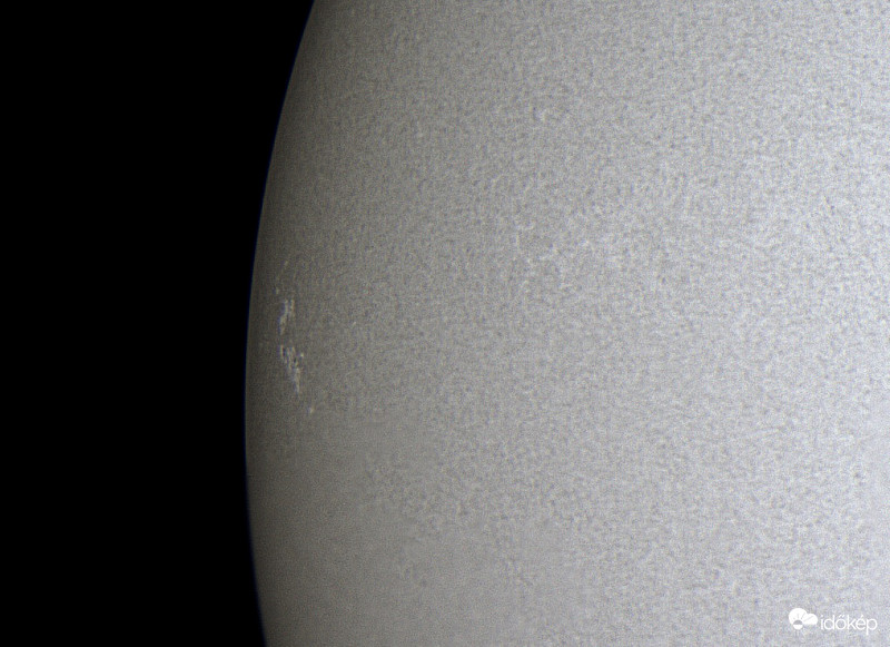 Újabb fáklyamező keleten. 