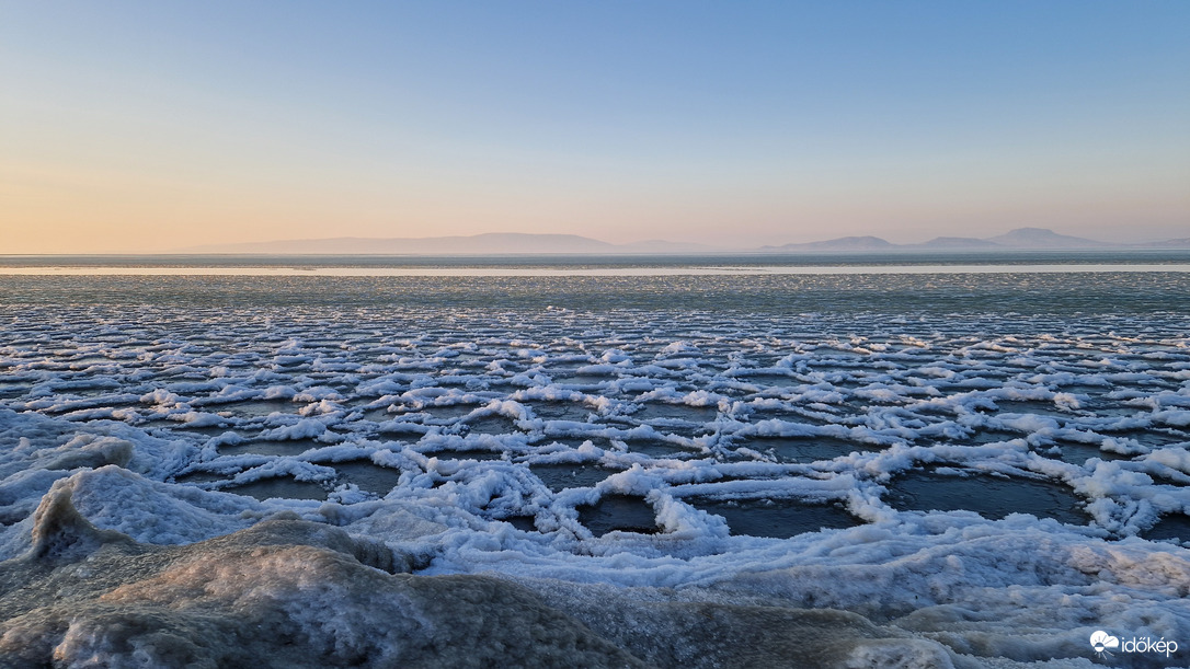 Befagyott Balaton