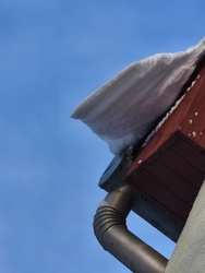 Tetők alatt vigyázzon mindenki! 