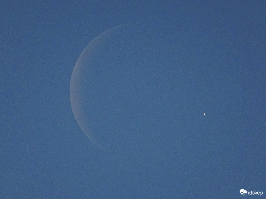 Vénusz, kilépés a Hold mögül