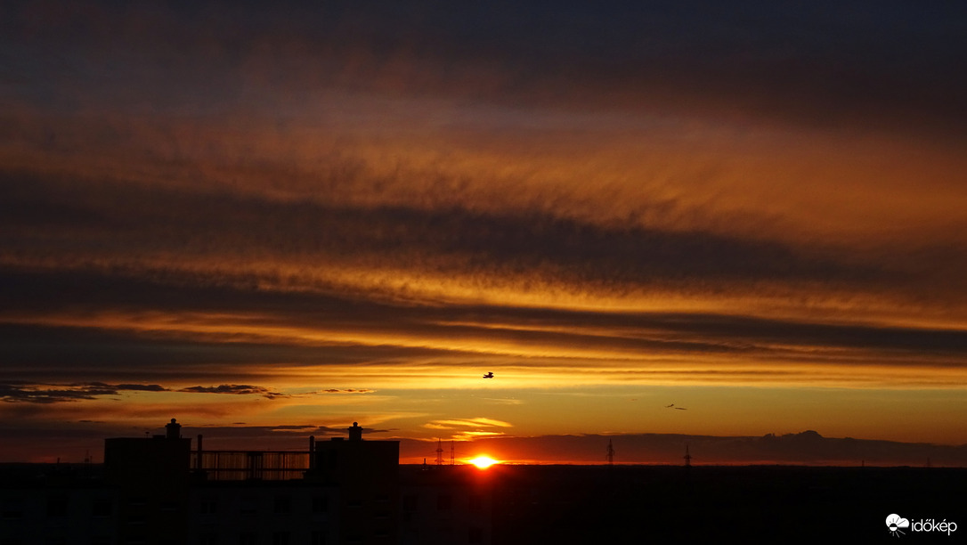 Áprilisi első lemenő... 