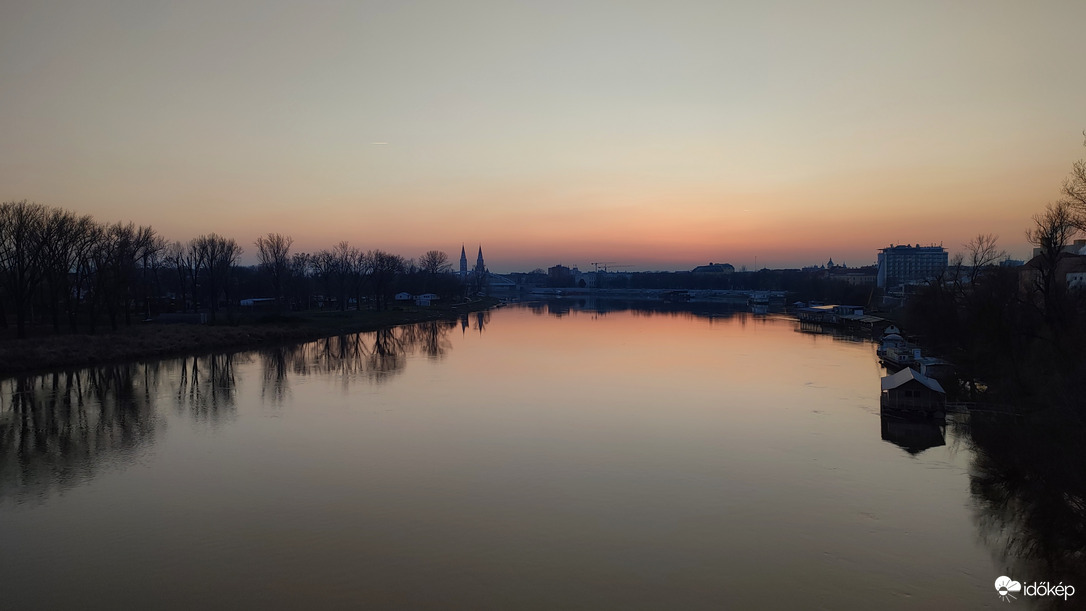 Minimál alkonyi színek... 