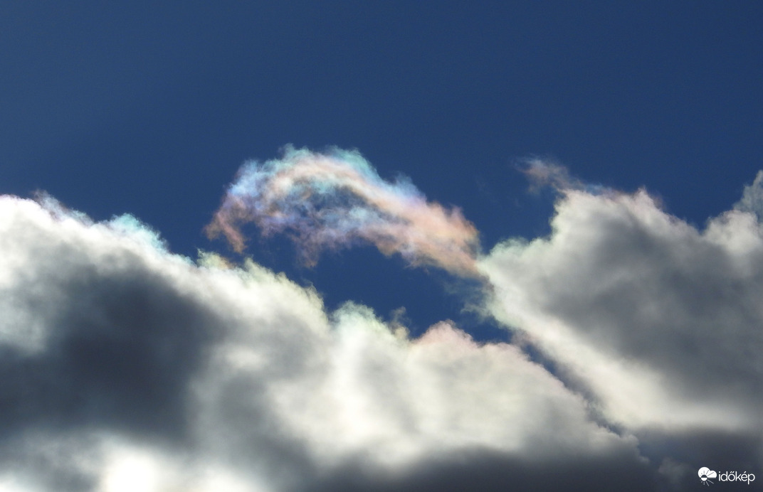 Irizáló felhők (2)