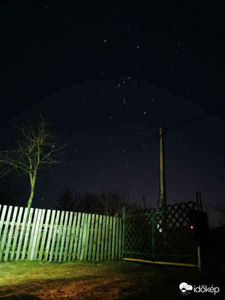 A nappal váltja az éjszaka.... 