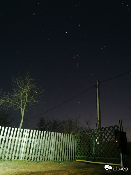 A nappal váltja az éjszaka.... 