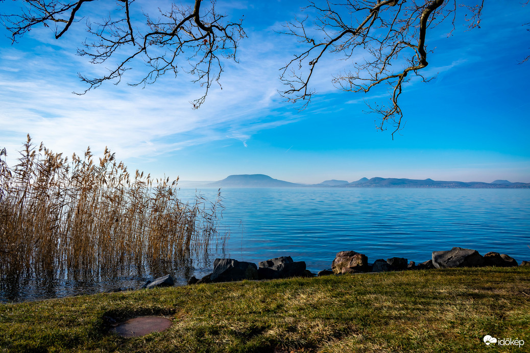 Nyugodt ősz a Balatonnál (2023)