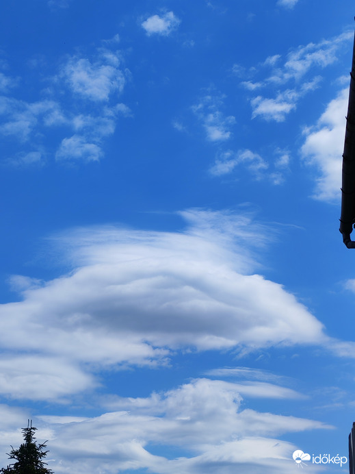 Altocumulus lenticularis