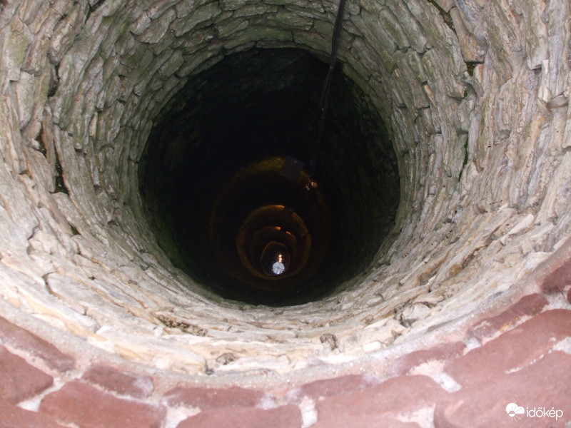 Aki egyszer ebbe beleesik...