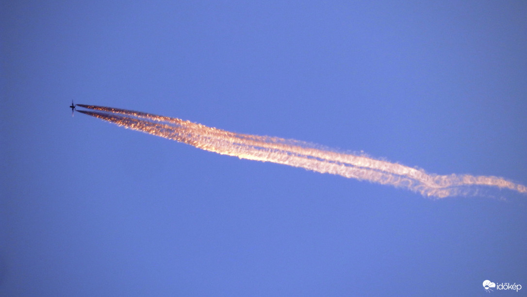 Felkelő nap fényében