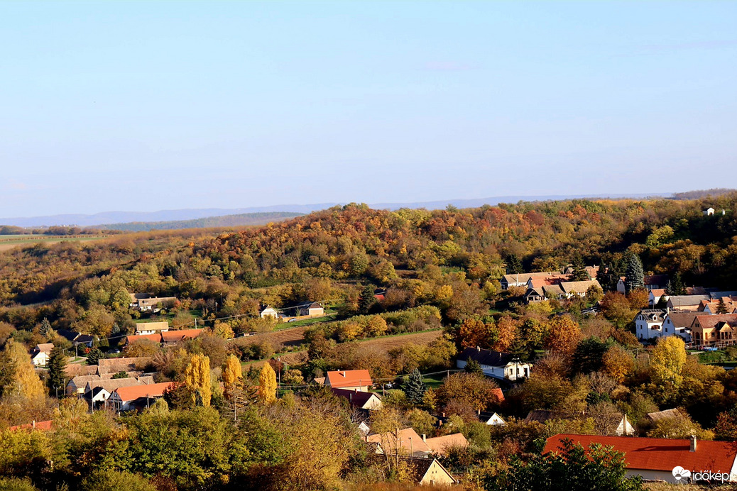 Závod település őszi színei 