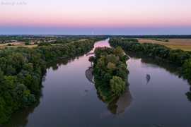A nyár utolsó telihold keltéje 