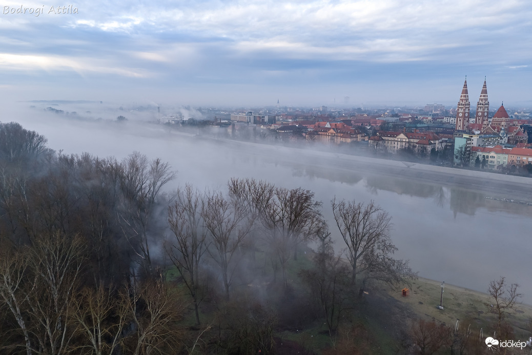 Kicsit ködösen, kicsit álmosan kezdődött a vasárnap