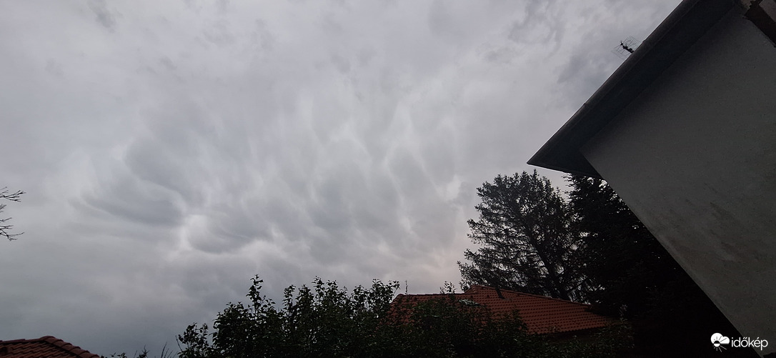 Mamma felhő debrecen
