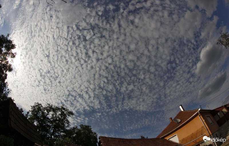 Altocumulus felhők