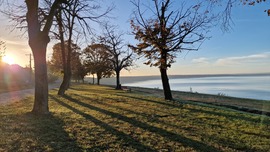 Napkelte a Balatonnál