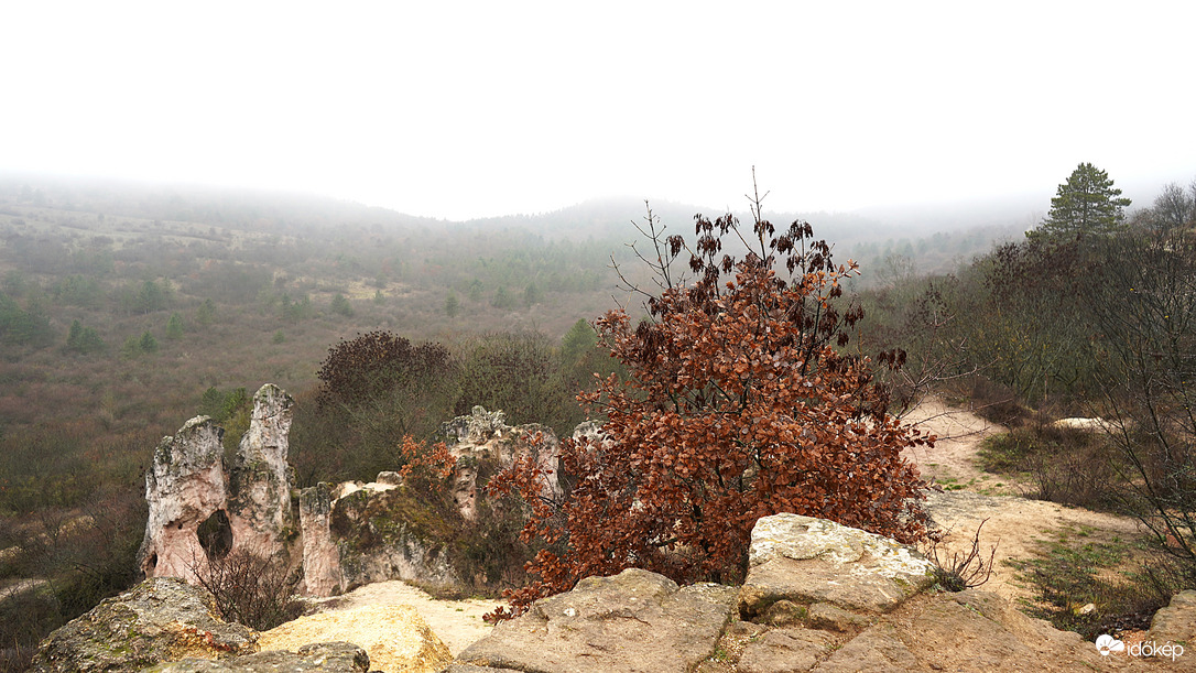 Ködös, borús idő