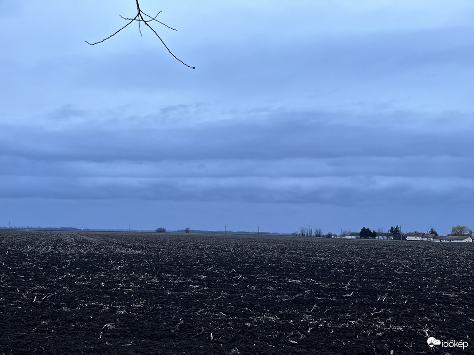 Kertek alatt az eső