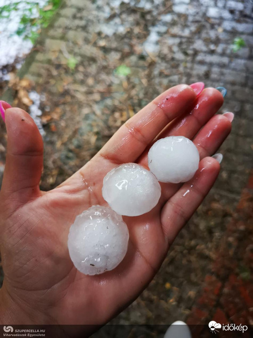 A Balaton alatt elvonuló szupercellából