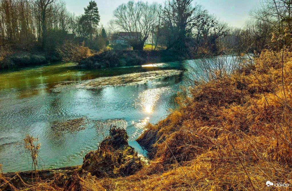 Rába fagyos napsütésben 