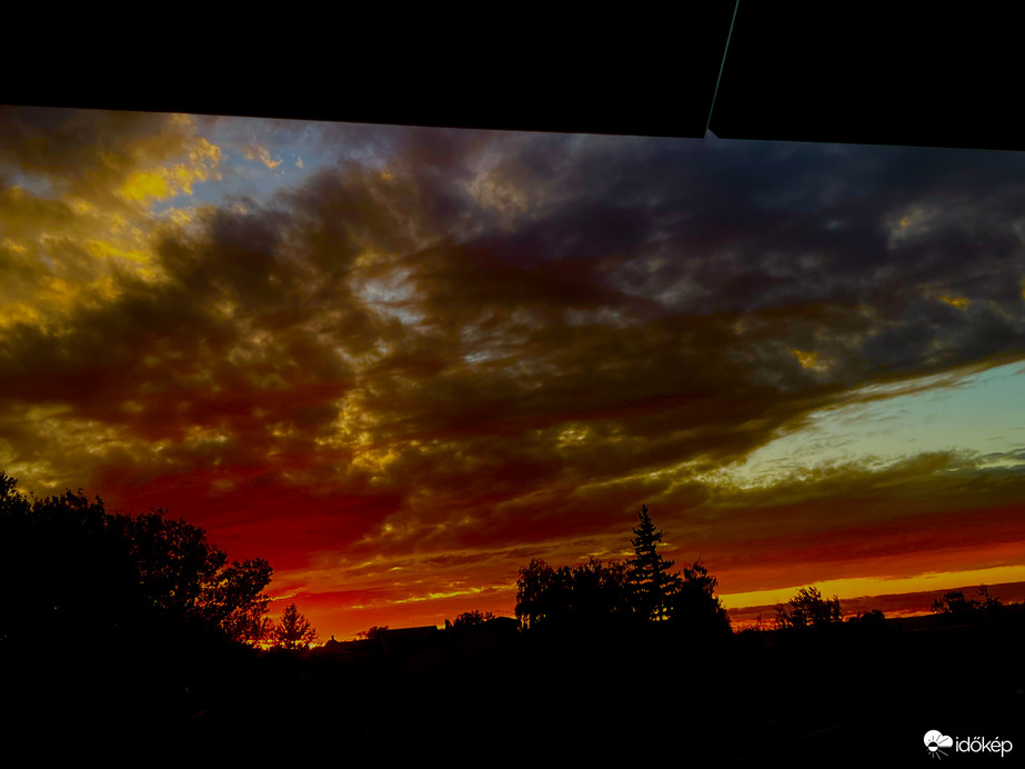 Vörös az ég alja