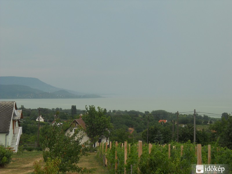 Vihar a Balatonon