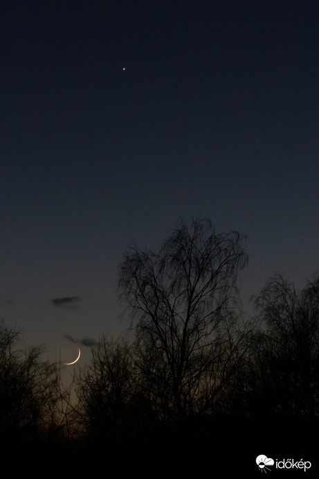Alkonyi holdsarló és a Jupiter