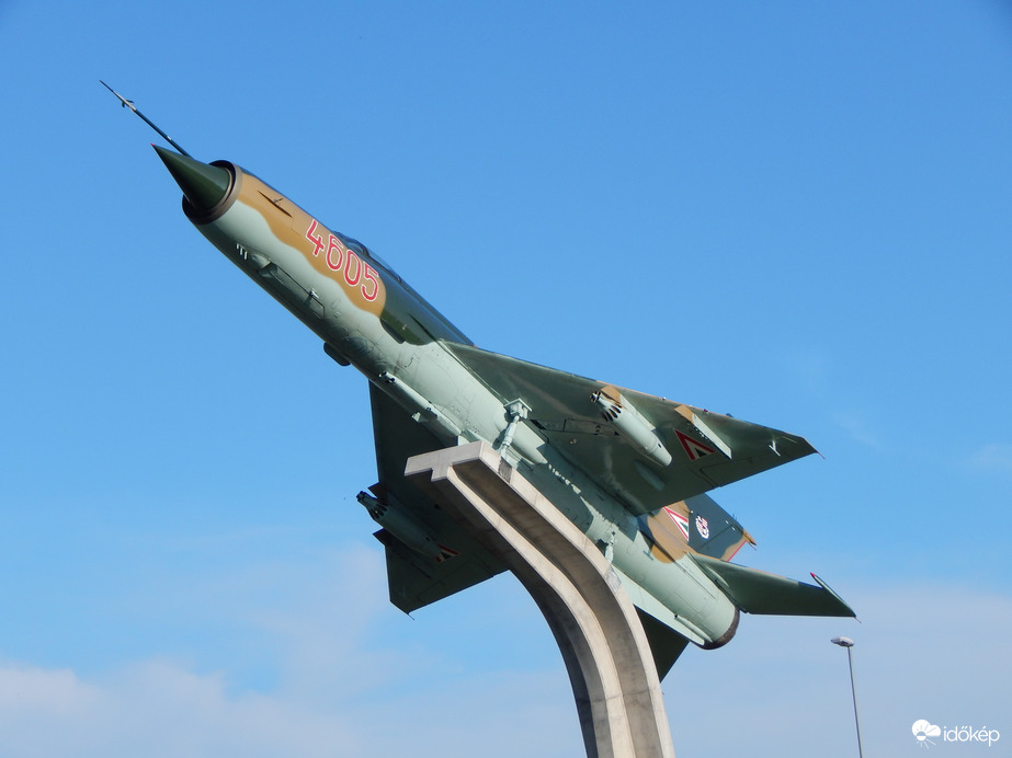 Pápa körforgalom MiG-21