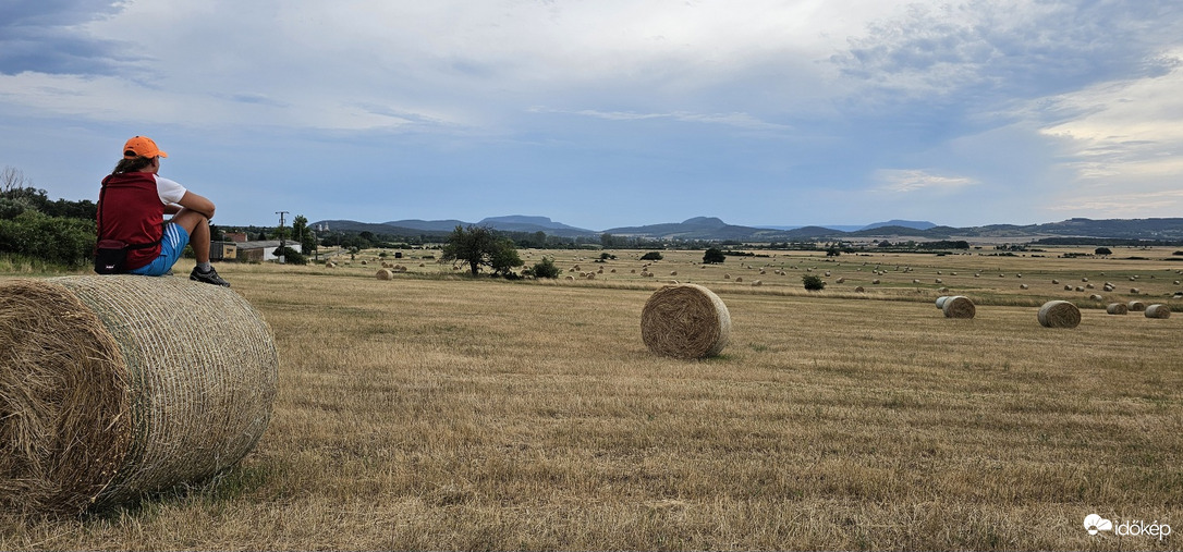 Semmiben merengés