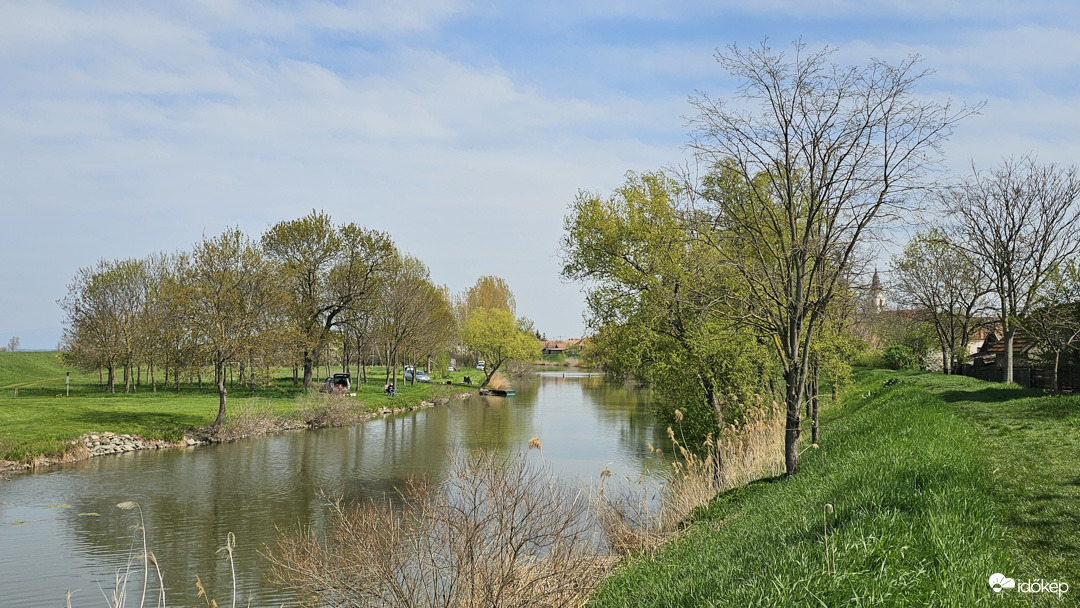 Vasárnapi horgászat a halastavon