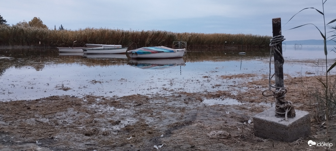 Balatonfenyvesi apadás