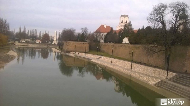 Árhullám a  nap híre Győrben 